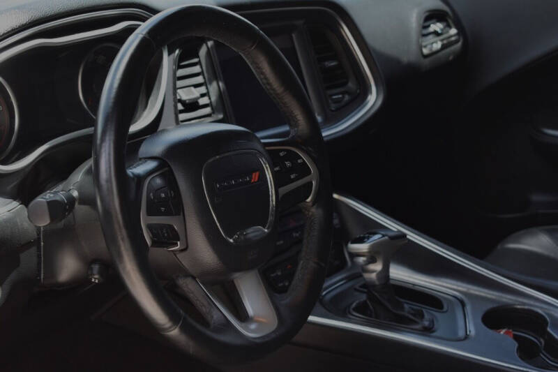 2018 Dodge Challenger SXT Plus