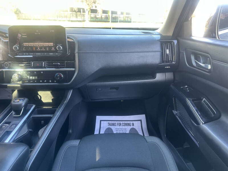 2022 Nissan Pathfinder S