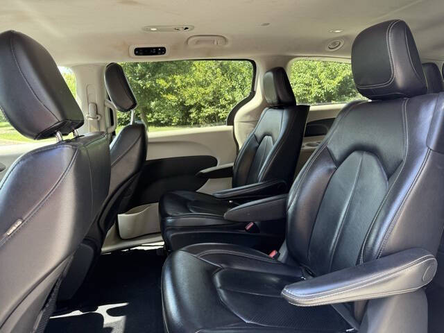 2022 Chrysler Pacifica Hybrid Touring L