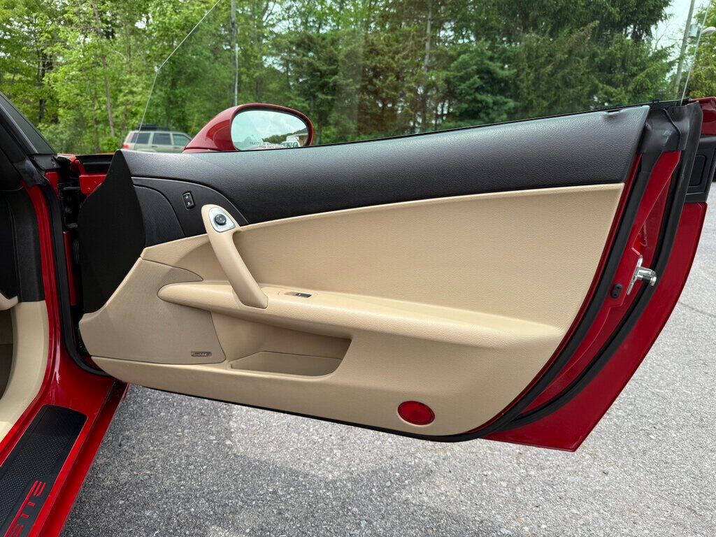 2005 Chevrolet Corvette 37