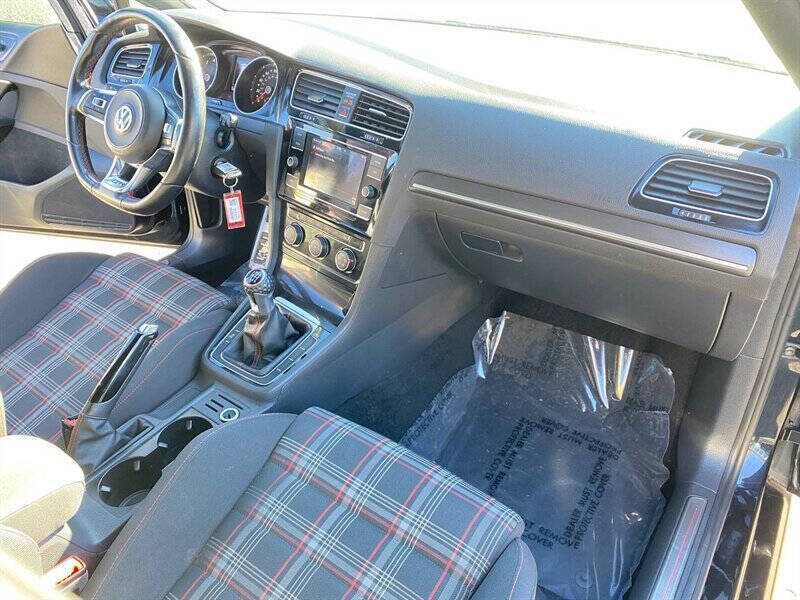 2018 Volkswagen Golf GTI S