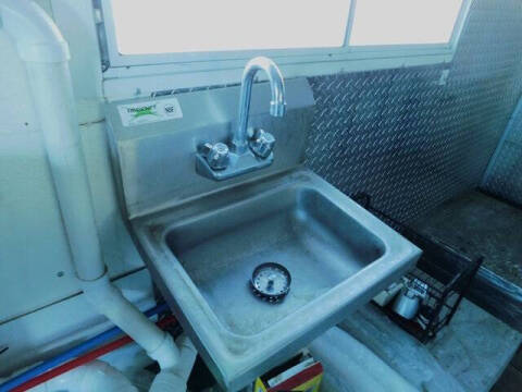 1999 Freightliner MT45 Chassis