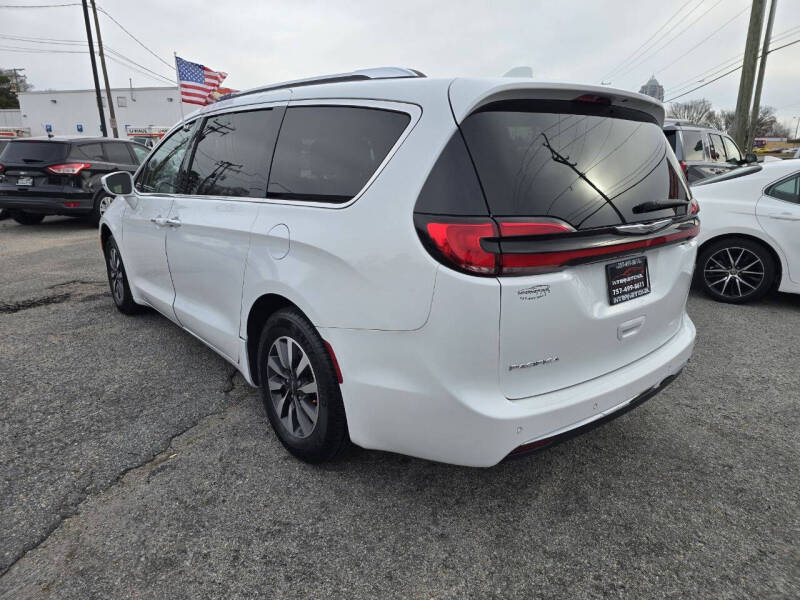 2021 Chrysler Pacifica Touring L
