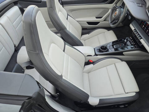 2025 Porsche 911 Carrera