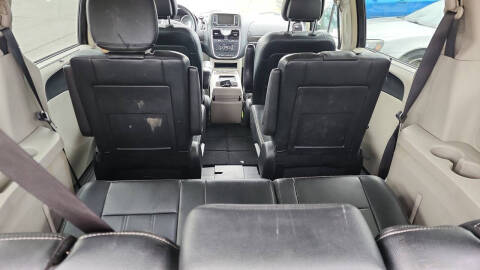 2016 Chrysler Town and Country Touring-L Anniversary Edition