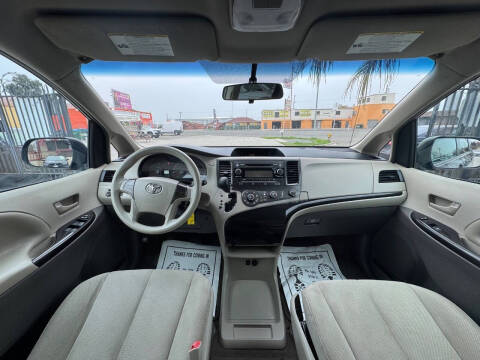 2013 Toyota Sienna L 7-Passenger