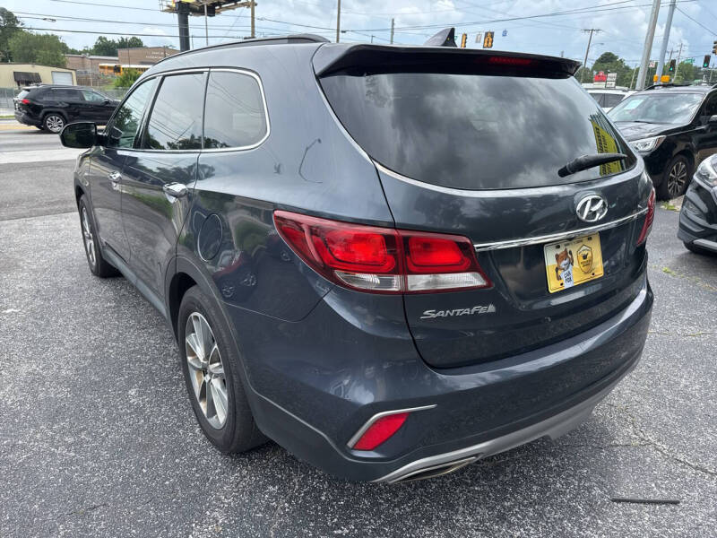 2017 Hyundai Santa Fe SE