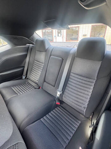 2012 Dodge Challenger SXT