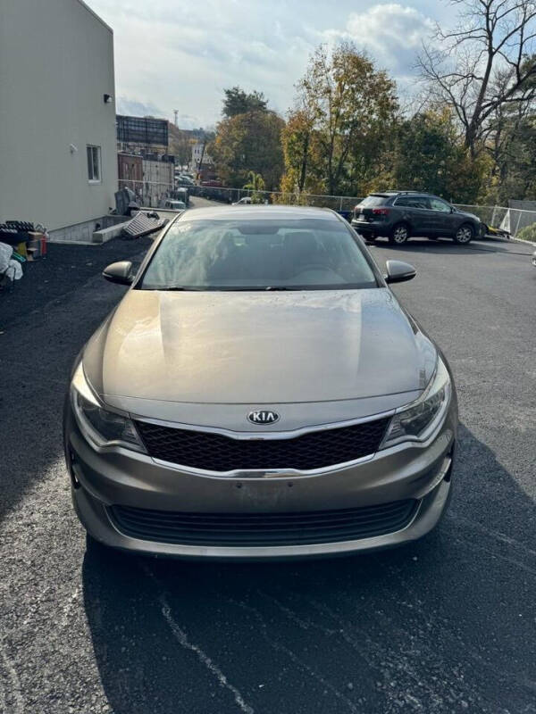 Kia Optima's photo