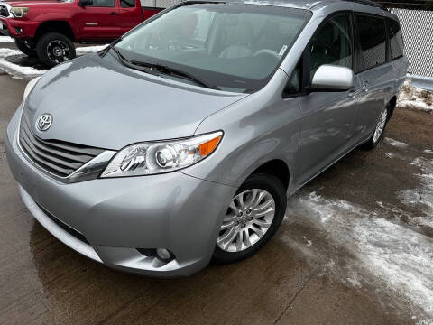 2012 Toyota Sienna XLE 8-Passenger