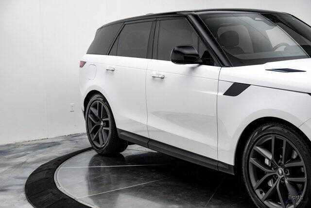 2024 Land Rover Range Rover Sport P360 SE