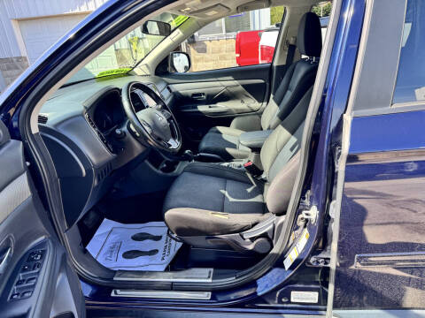 2016 Mitsubishi Outlander SE