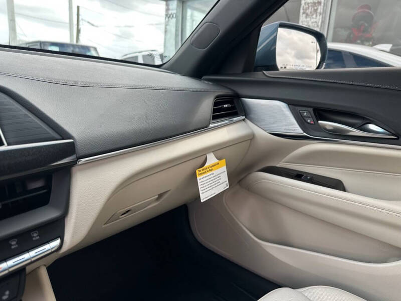 2024 Cadillac CT4 Premium Luxury