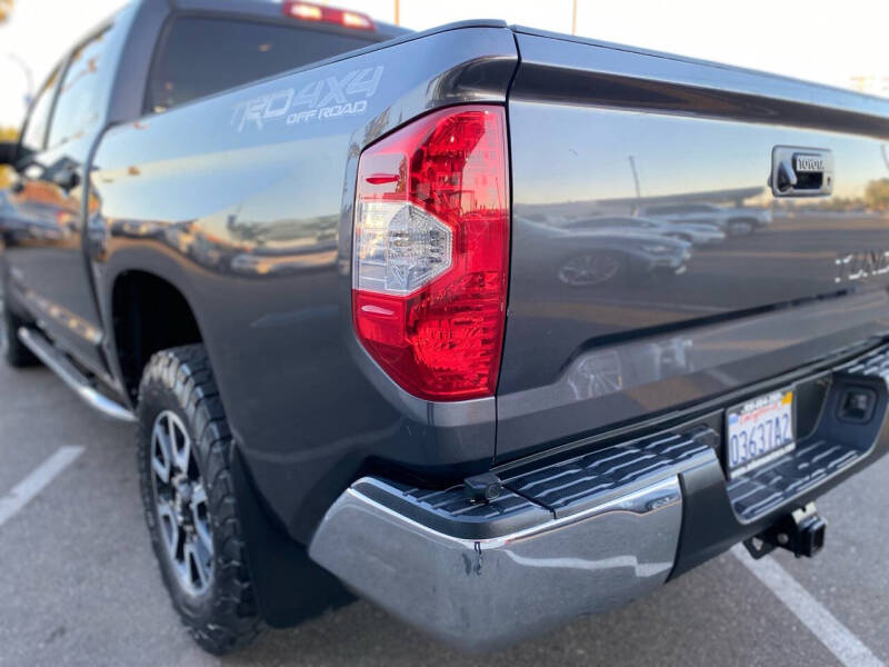 2016 Toyota Tundra SR5 photo 25