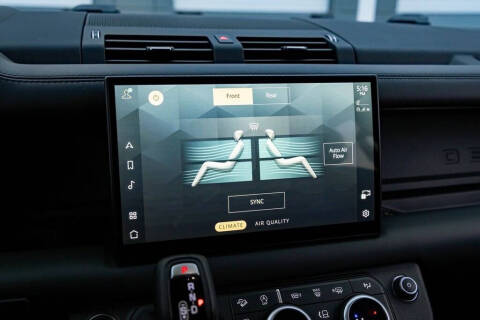 2024 Land Rover Defender 130 V8 P500