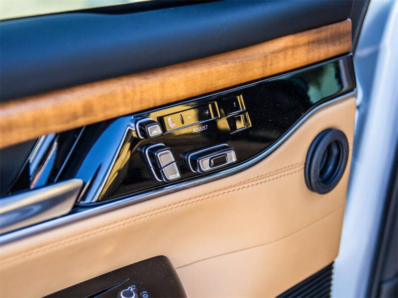 2024 Jeep Grand Wagoneer Series III