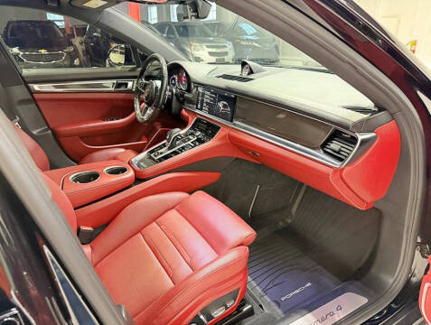 2018 Porsche Panamera 4