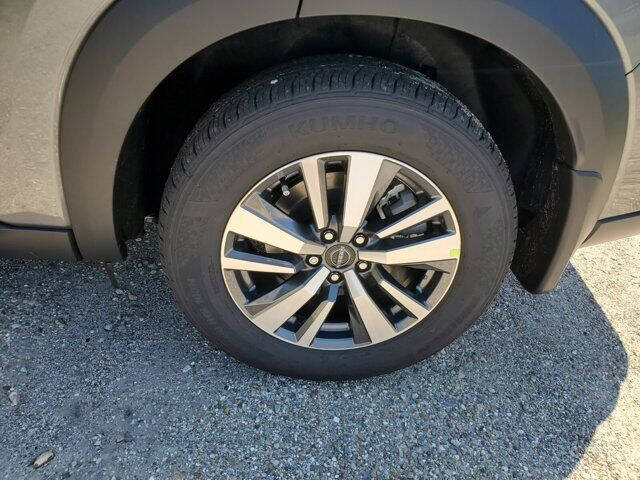 2024 Nissan Pathfinder SL