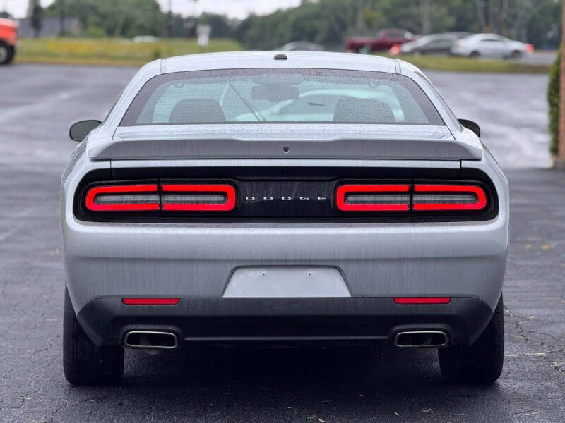 2021 Dodge Challenger SXT