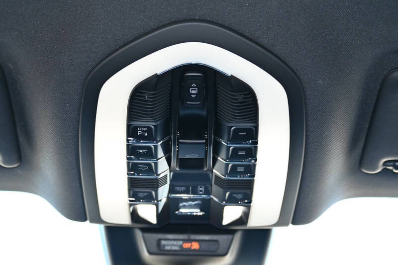 2021 Porsche Macan S