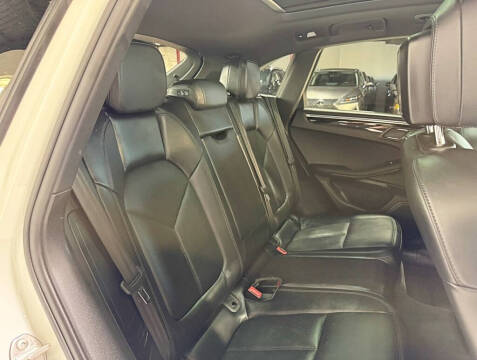 2017 Porsche Macan S