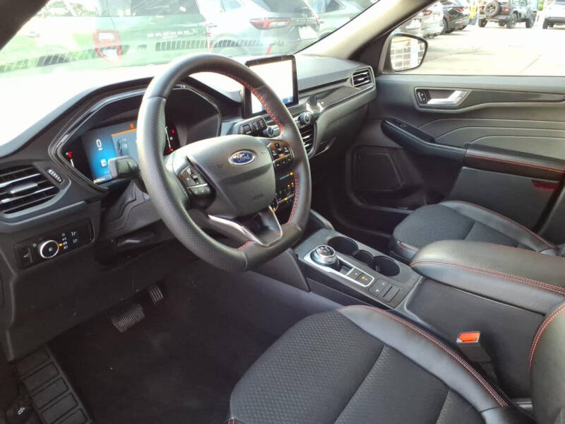 2025 Ford Escape ST-Line Select