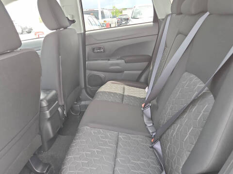 2025 Mitsubishi Outlander Sport ES