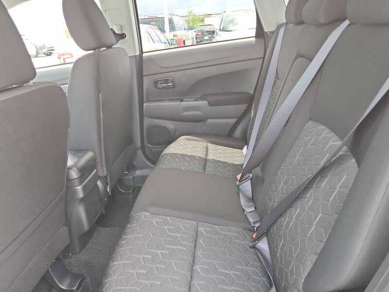 2025 Mitsubishi Outlander Sport ES