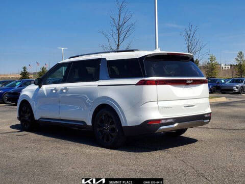 2023 Kia Carnival SX