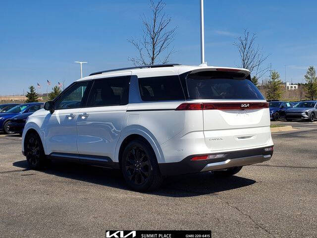 2023 Kia Carnival SX