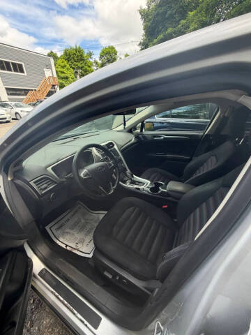 2014 Ford Fusion SE