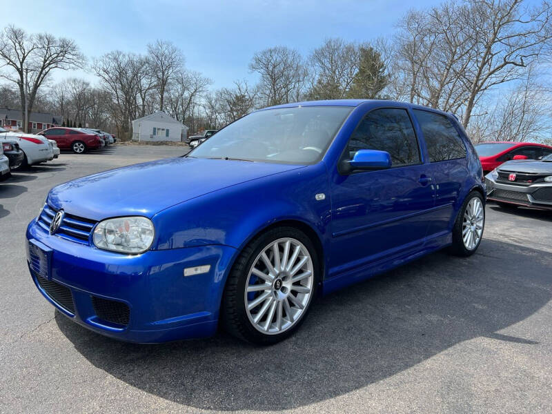 2004 Volkswagen R32 for sale at SOUTH SHORE AUTO GALLERY, INC. in Abington MA
