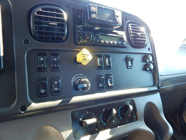 2017 Freightliner M2 106