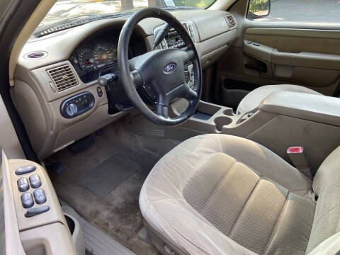 2004 Ford Explorer XLT