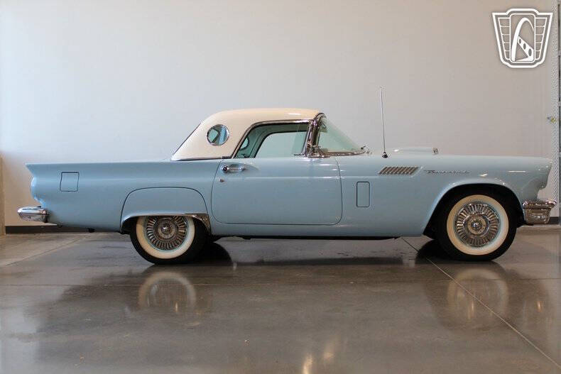 1957 Ford Thunderbird
