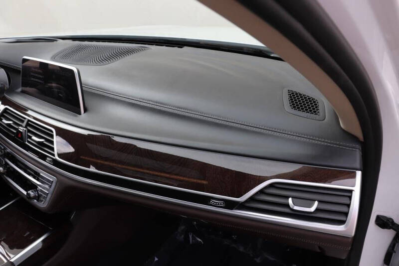 2016 BMW 7 Series 740i