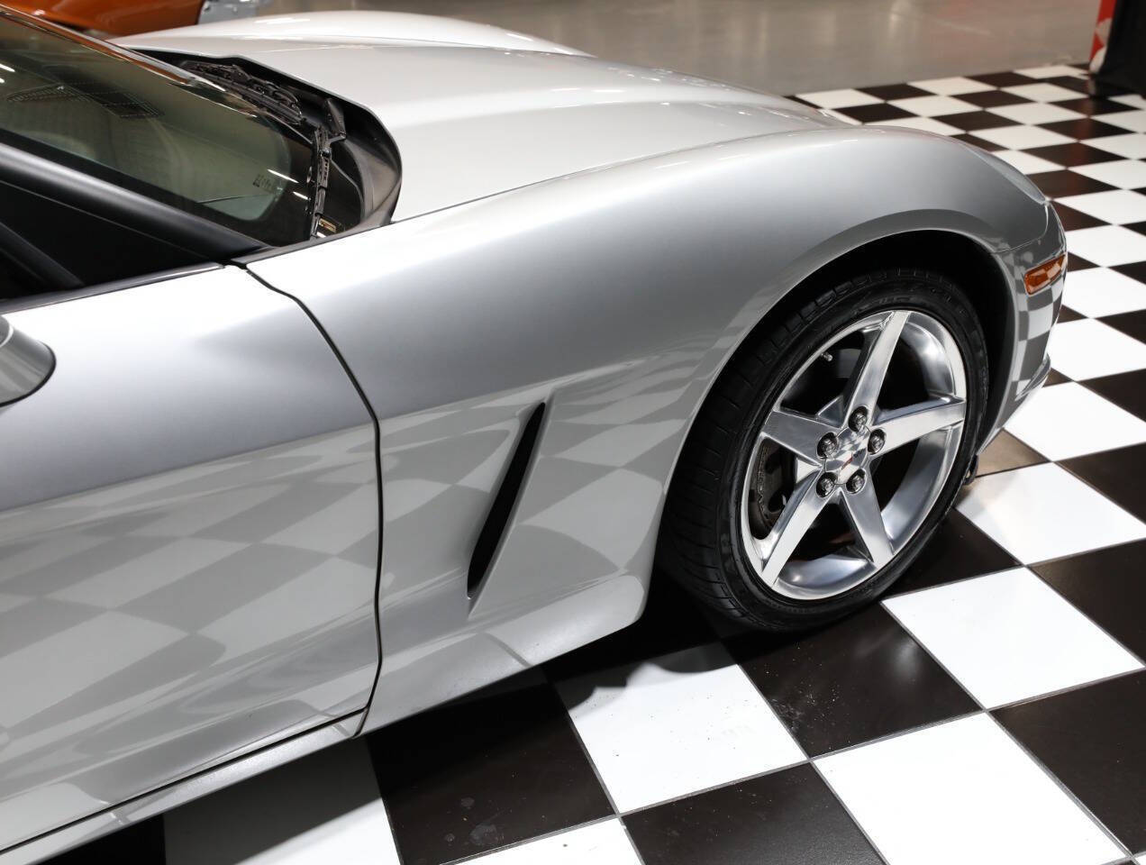 2005 Chevrolet Corvette 43