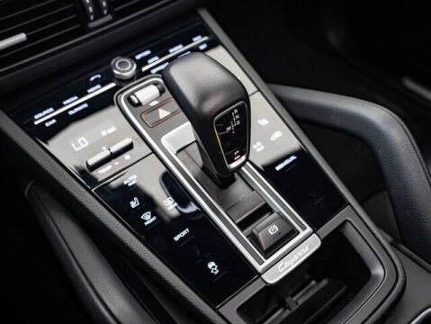 2023 Porsche Cayenne Platinum Edition