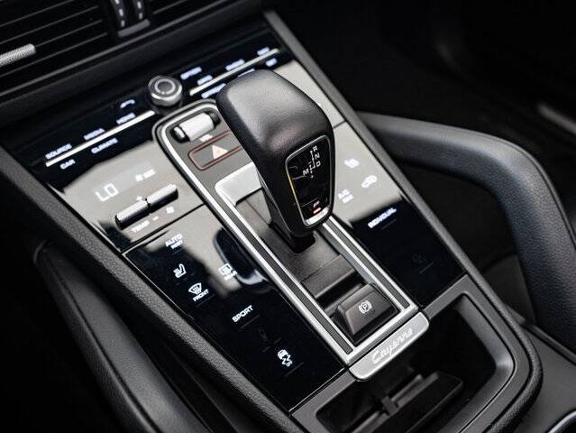 2023 Porsche Cayenne Platinum Edition