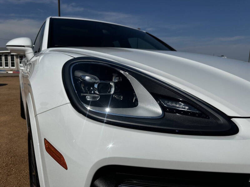 2022 Porsche Cayenne Platinum Edition