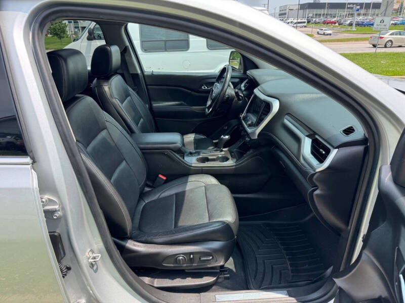 2017 GMC Acadia SLT-1