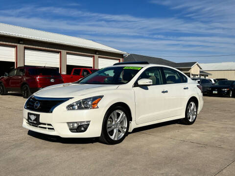 2015 Nissan Altima for sale at Thorne Auto in Evansdale IA
