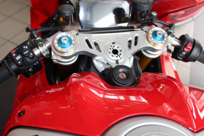 2024 Ducati Panigale V4 R