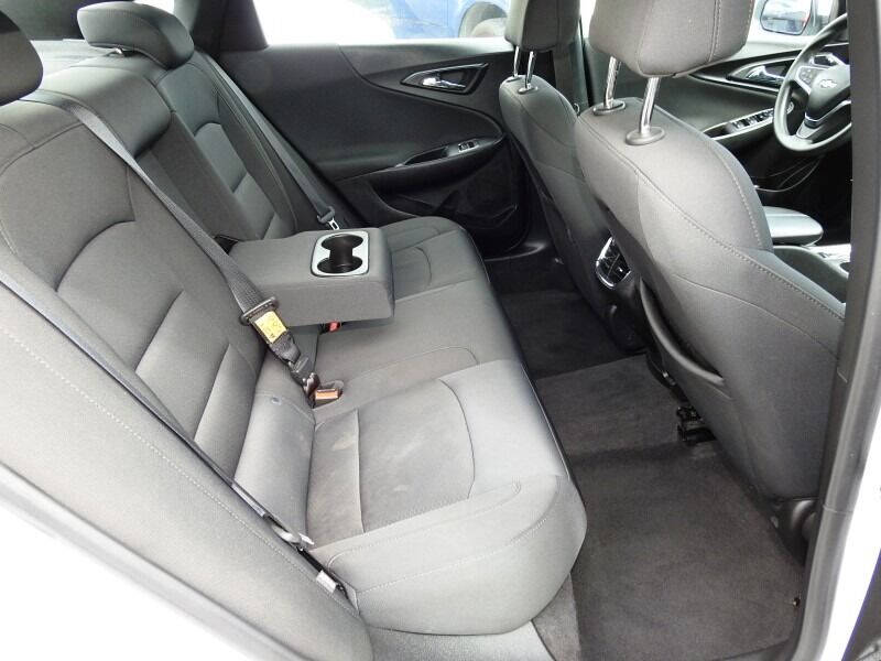 2018 CHEVROLET Malibu Sedan - $14,000