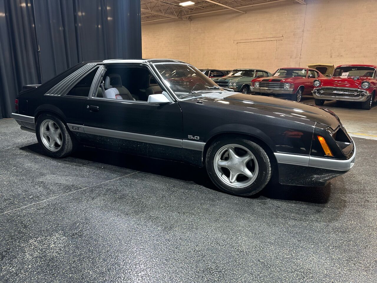 1985 Ford Mustang 4
