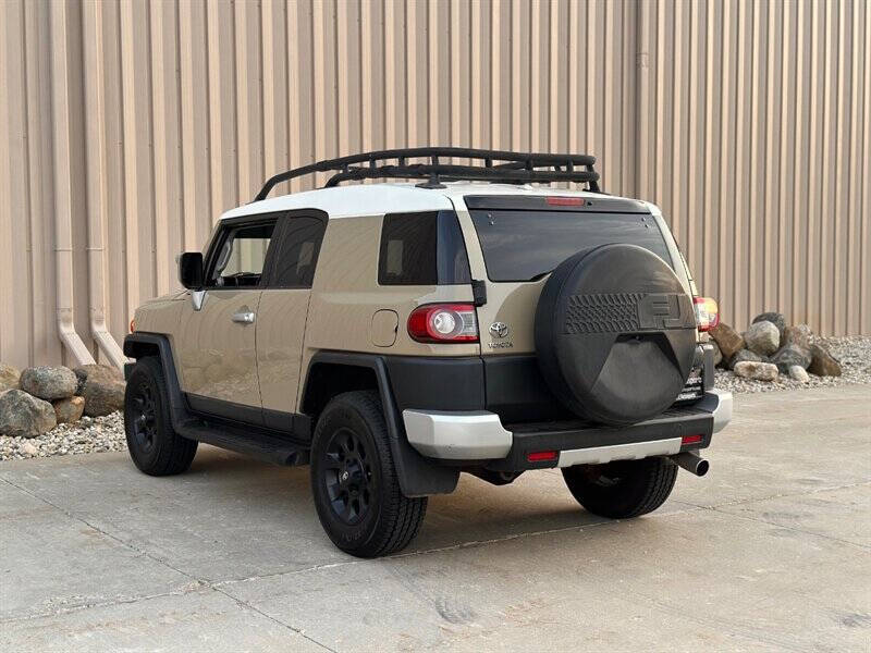 2012 Toyota FJ Cruiser Base photo 10