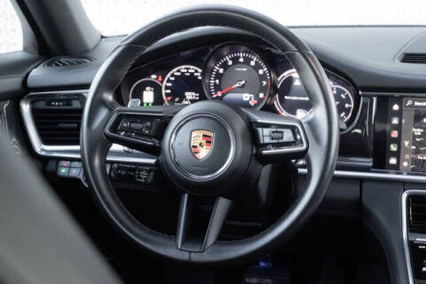 2023 Porsche Panamera 4