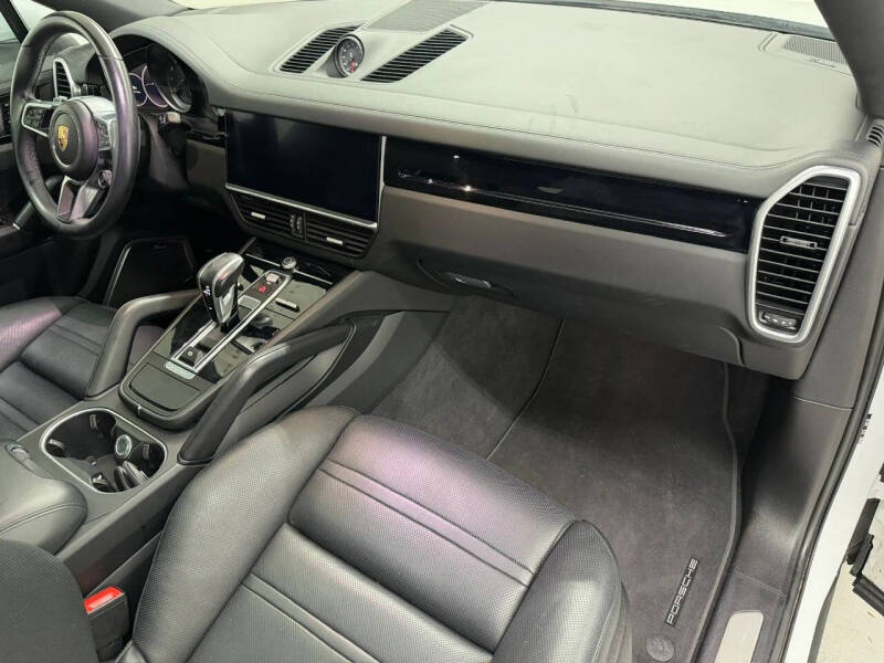 2020 Porsche Cayenne Coupe