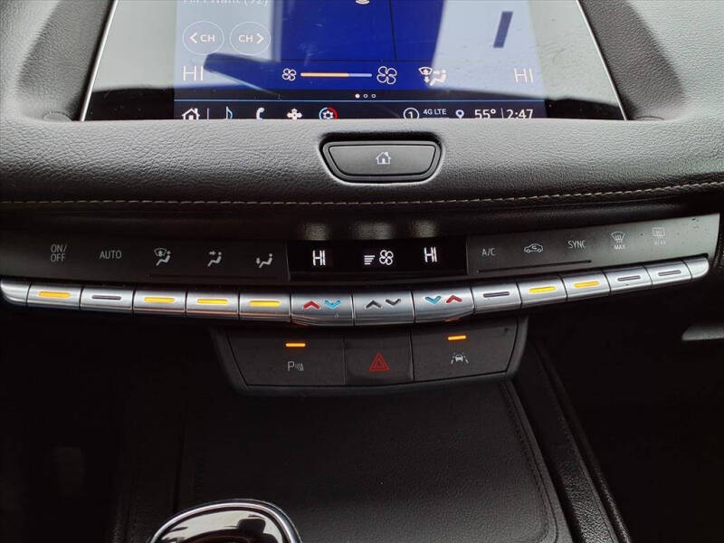 2023 Cadillac XT4 Premium Luxury