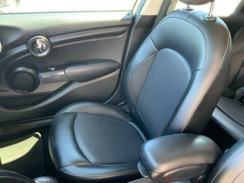 2017 MINI Hardtop 4 Door Cooper